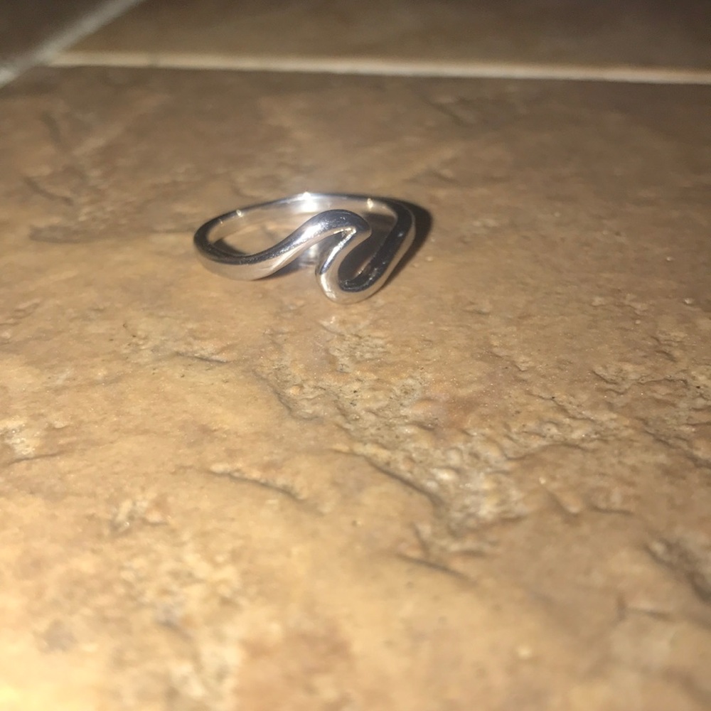 Wave ring